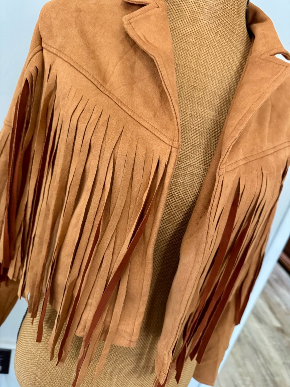 NWOT Faux Suede Fringe Jacket Women’s Medium Cropped Western Cowgirl Tassel Coat - Picture 4 of 9